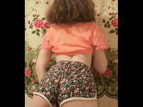 ❤️ セクシーな若いベイブがカメラでショーツを脱ぐ at ja.niceporn.ru ❌️